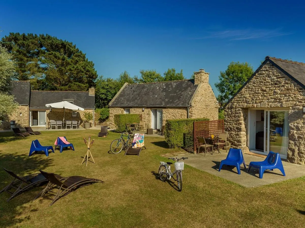 Holiday Home With Private Pool Plouguin 0*,  Fransa
